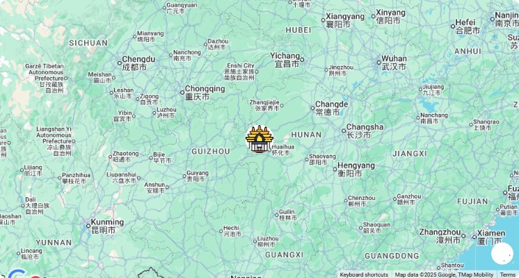 Mapa turístico con los principales puntos de interés de Fenghuang: Historia Viva en la Ciudad Antigua: museos, monumentos, rutas y atracciones destacadas.
